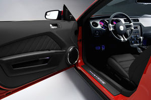 2011MustangGT_50L_15