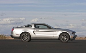 2011-ford-mustang-v6-side-view-static