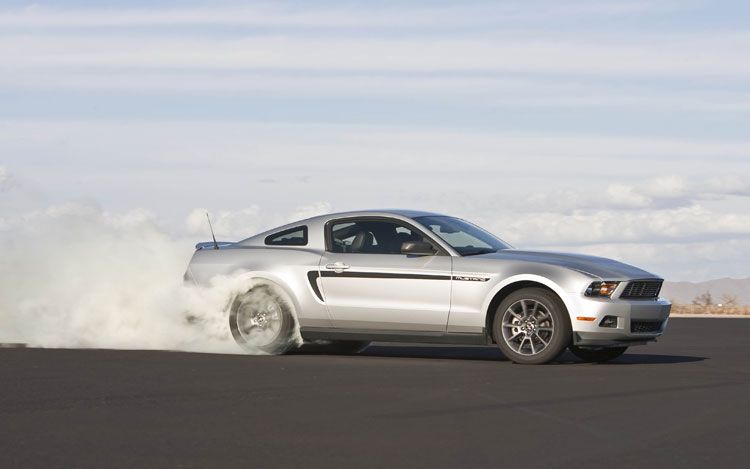 2011 Mustang V6 Pictures. The 2011 Mustang V6 was