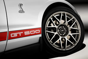 2011_Ford_GT500_Convertible08