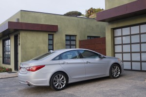 2011 Hyundai Sonata 2.0T 02