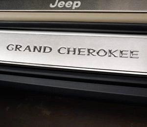 Door-sill guards add a touch of stainless steel style to the vehicle while protecting its interior door sills from scratches.
