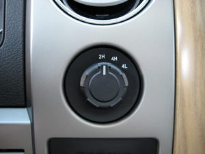 2011 Ford F-150 4WD Controls