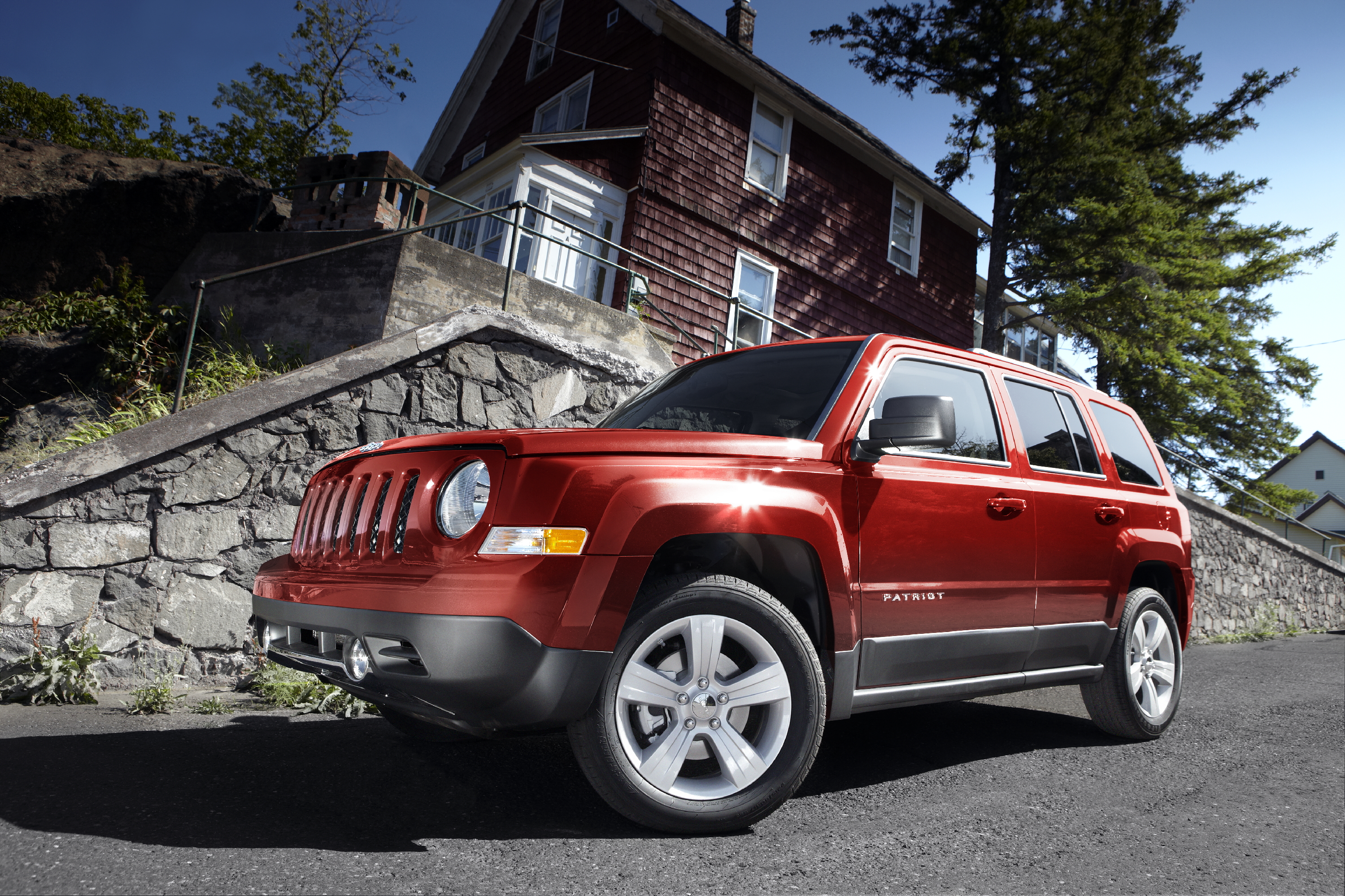 Какую купить высокую машину. Jeep Patriot 2011. Jeep Patriot 2015. Jeep Cherokee Patriot 2015. Jeep Patriot 2014.